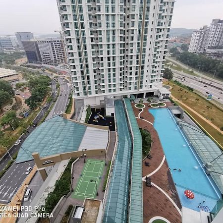 Ferienwohnung Shaftsbury Putrajaya At Alamanda Mall Exterior foto