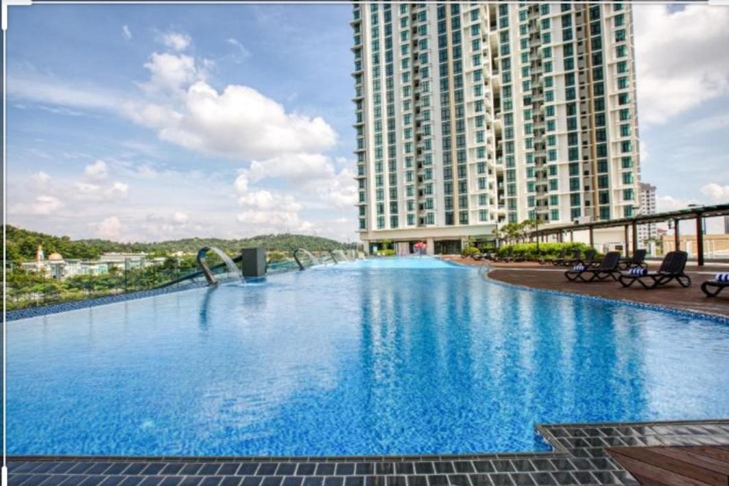 Ferienwohnung Shaftsbury Putrajaya At Alamanda Mall Exterior foto