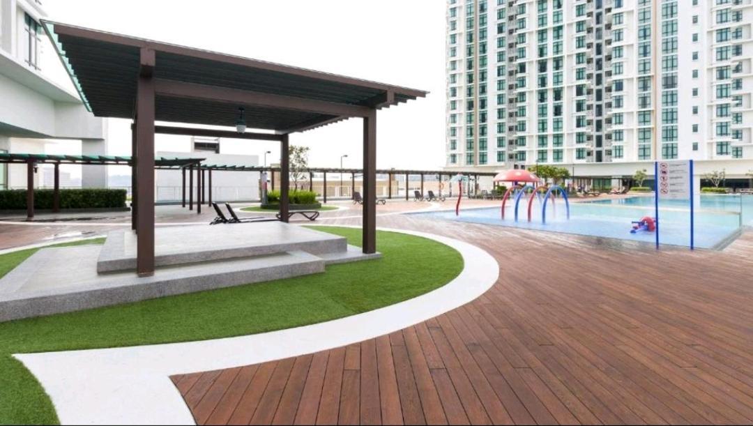 Ferienwohnung Shaftsbury Putrajaya At Alamanda Mall Exterior foto
