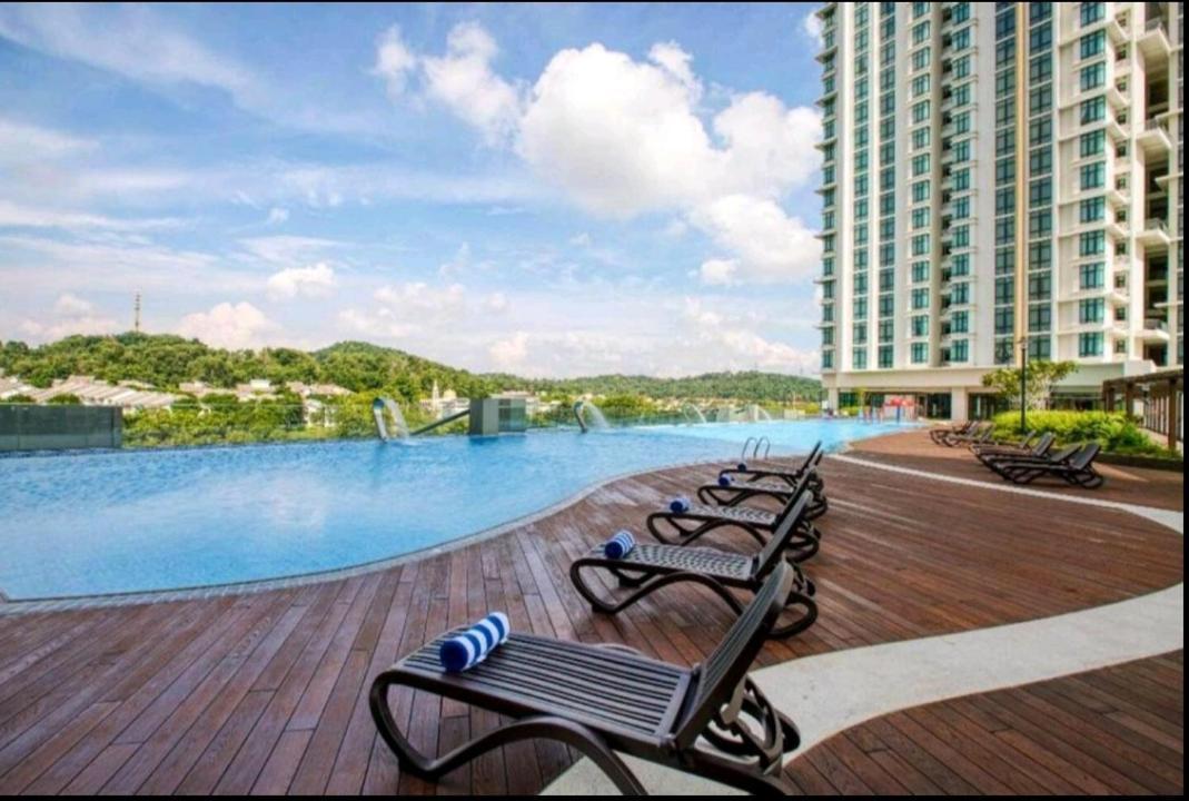 Ferienwohnung Shaftsbury Putrajaya At Alamanda Mall Exterior foto